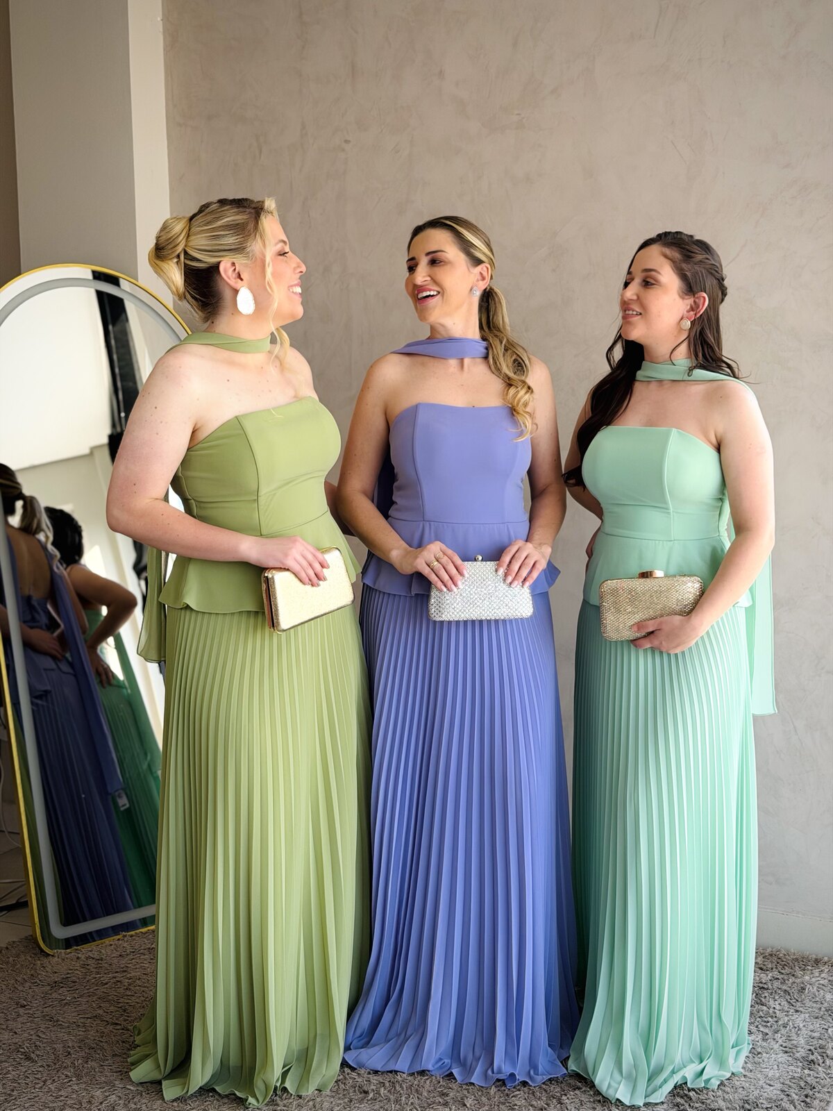 Vestidos longos em tons pastel Miss Amores