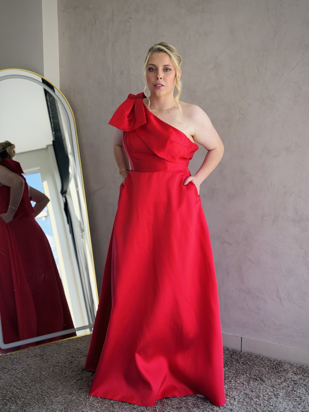 Vestido longo vermelho de um ombro Miss Amores